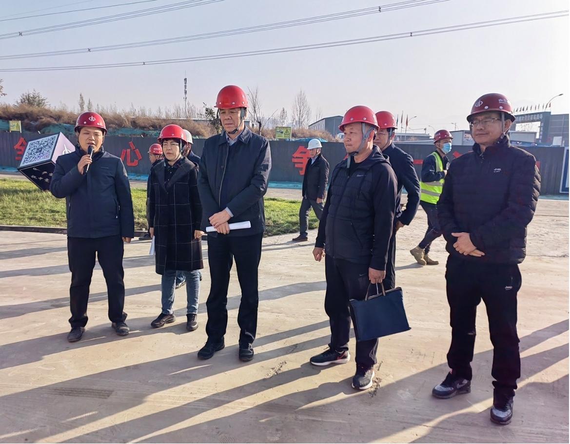 临汾市人大常委会主任陈小洪到山西建投四建集团霍州市人民医院（新医院）门徒娱乐项目调研